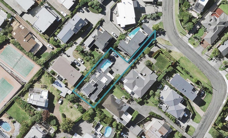 10 Eastcliffe Road, Castor Bay, Auckland - Carousel 1