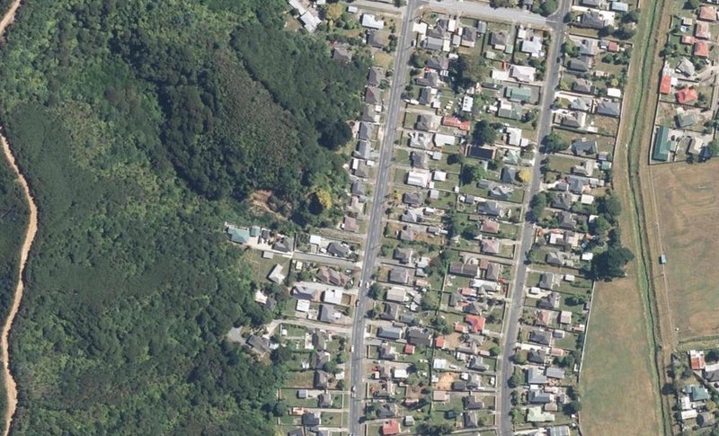 1/147 Wellington Road, Wainuiomata, Lower Hutt - Carousel 1
