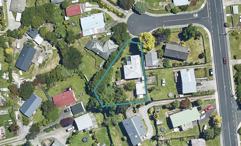 4 Liane Place, Mangakakahi, Rotorua - Carousel 1