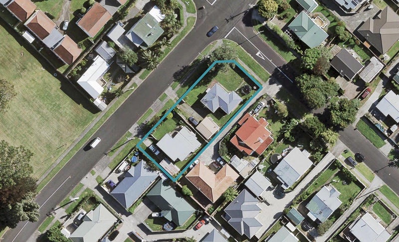 1/12 Waiari Road, Conifer Grove, Takanini - Carousel 1