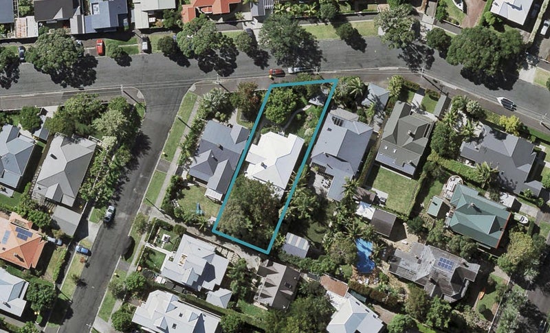 13 Waterview Road, Stanley Point, Auckland - Carousel 1