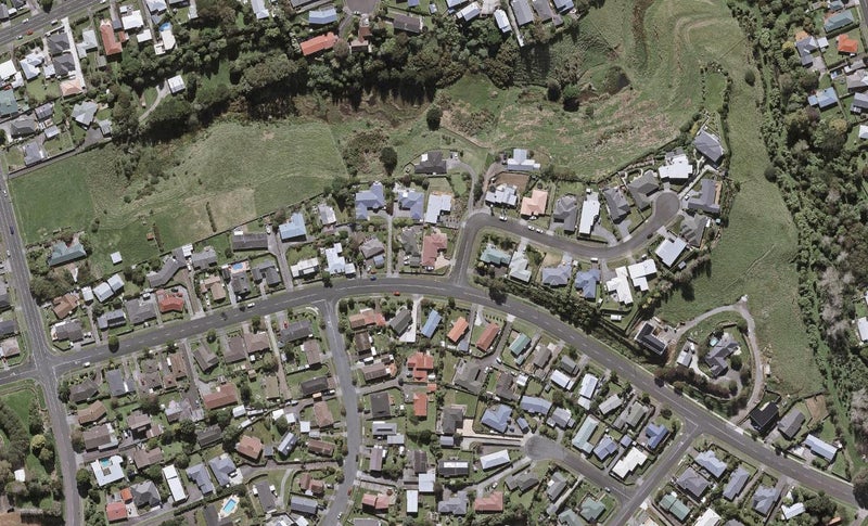 25 Poplar Grove, Whalers Gate, New Plymouth - Carousel 1
