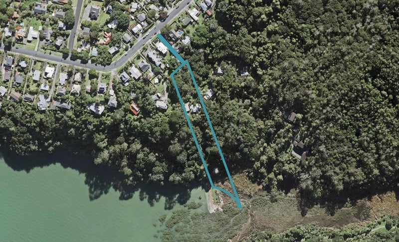 56 Island Bay Road, Beach Haven, Auckland - Carousel 1