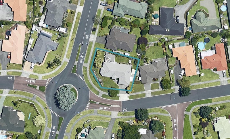 1 Amberley Crescent, Bethlehem, Tauranga - Carousel 1