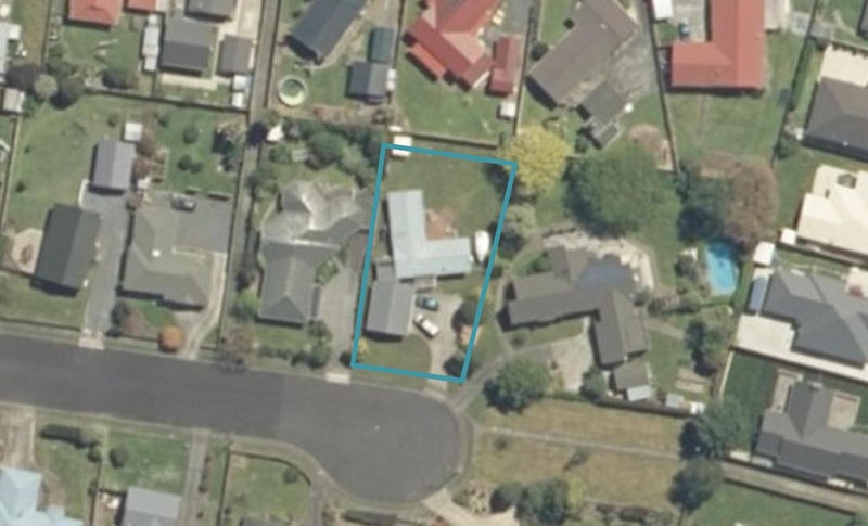 13 Parfitt Place, Ngatea, Ngatea - Carousel 1