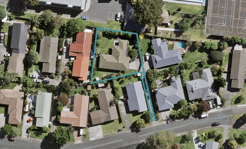 22 Ti Nana Crescent, Henderson, Auckland - Carousel 1