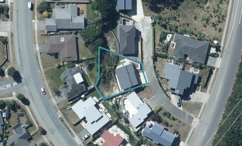 136 Navigation Drive, Whitby, Porirua - Carousel 1