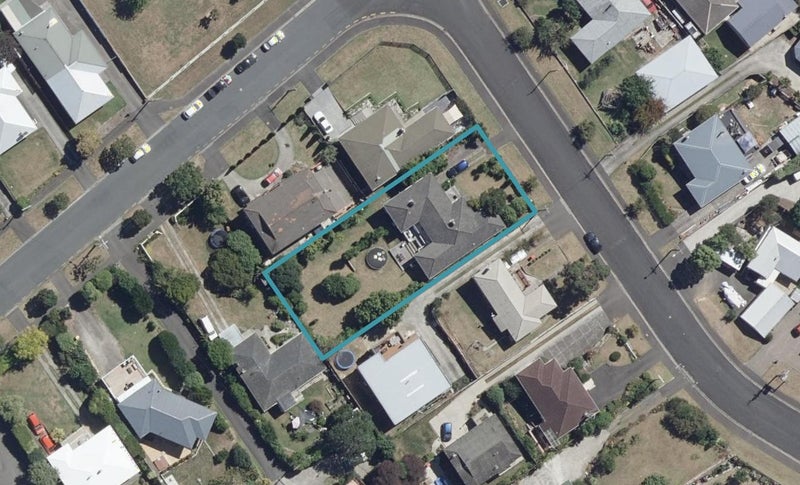 9 Holden Avenue, Forest Lake, Hamilton - Carousel 1