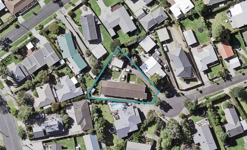 2/9 Taranto Place, Glendowie, Auckland - Carousel 1