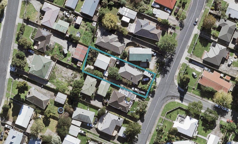 61B Cobham Crescent, Kelston, Auckland - Carousel 1