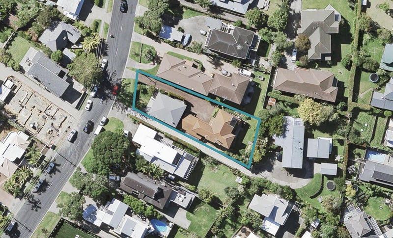 2/60 Kowhai Road, Campbells Bay, Auckland - Carousel 1
