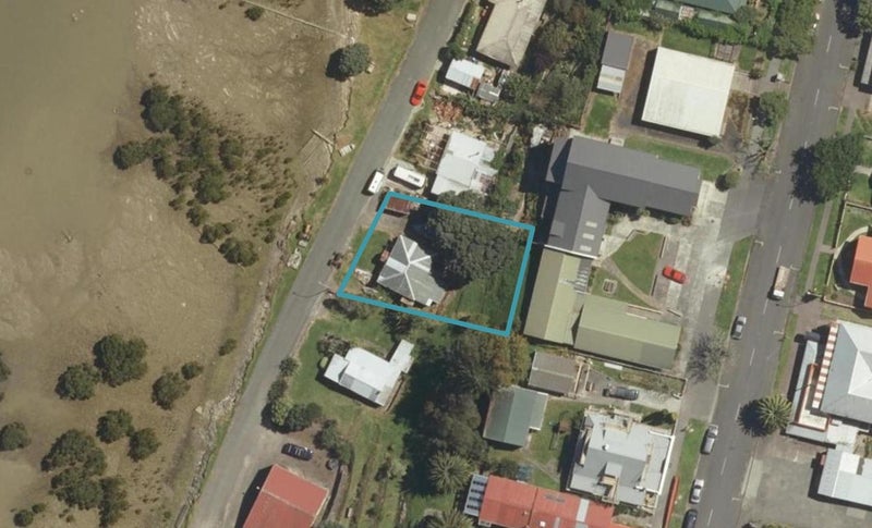 10 Russell Esplanade, Rawene, Kaikohe - Carousel 1