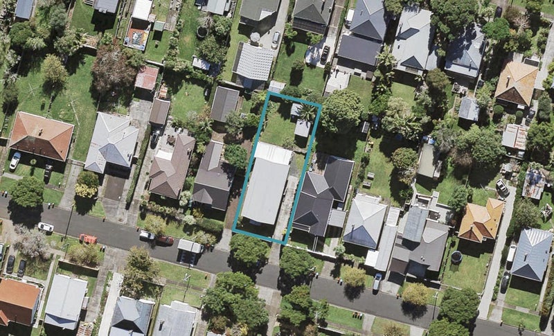 16 Parrish Road, Sandringham, Auckland - Carousel 1