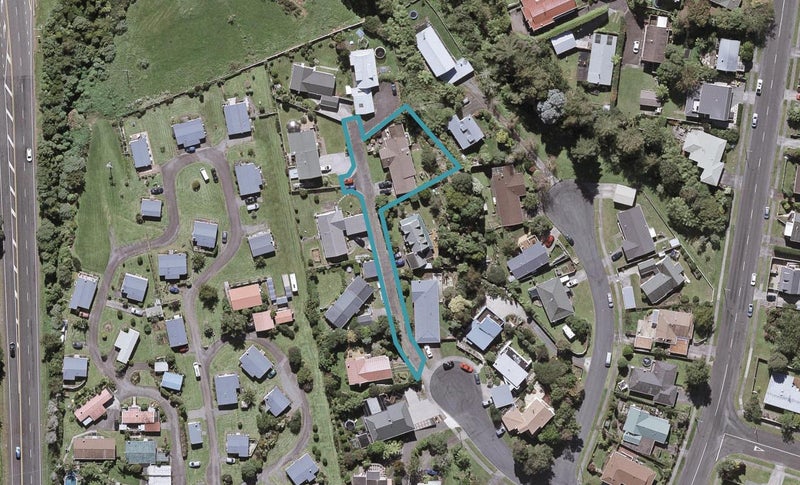 16 Caledonia Place, Highlands Park, New Plymouth - Carousel 1
