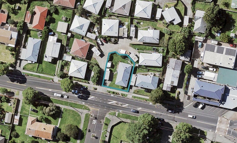 96 Point England Road, Point England, Auckland - Carousel 1
