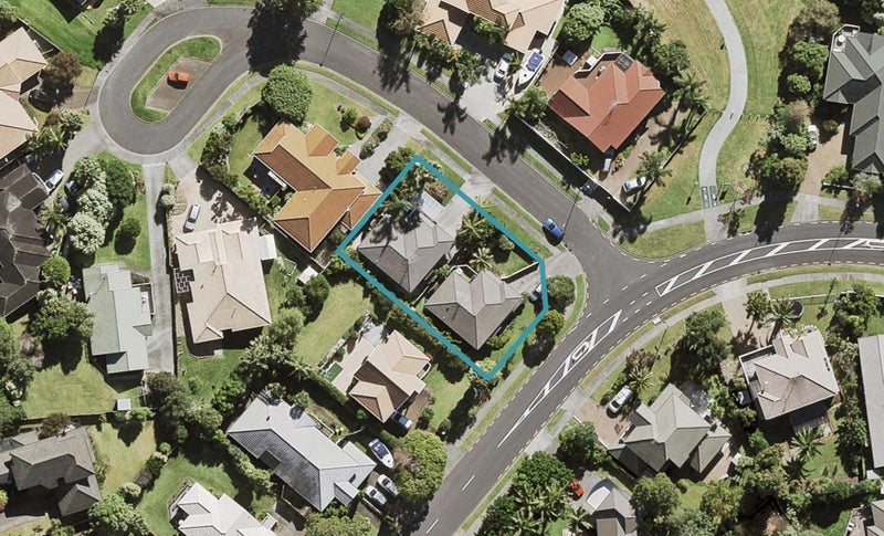 2/2 Azure Grove, Unsworth Heights, Auckland - Carousel 1