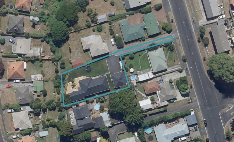 91 MacFarlane Street, Hamilton East, Hamilton - Carousel 1