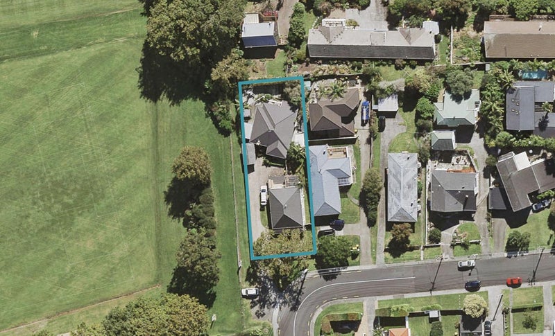 1/46 Gladstone Road, Northcote, Auckland - Carousel 1