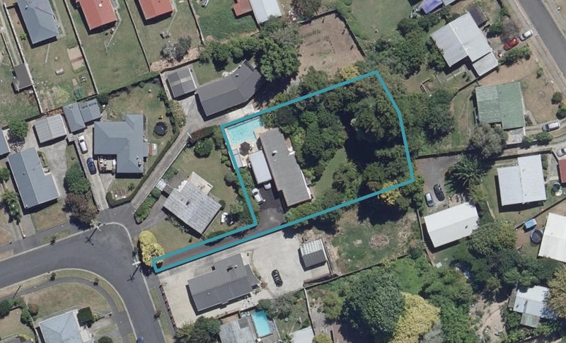 27 Springfield Crescent, Enderley, Hamilton - Carousel 1