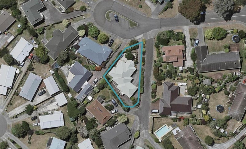 16 Saint James Court, Paraparaumu - Carousel 1