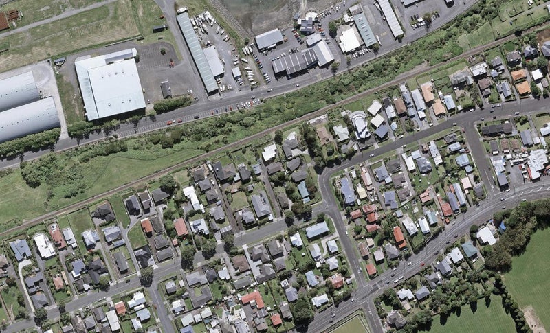 1/8 Whiteley Street, Moturoa, New Plymouth - Carousel 1