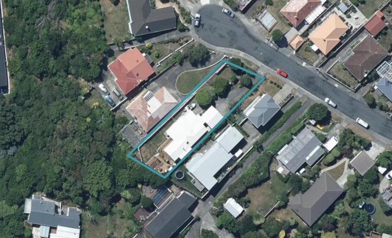 15 Walker Avenue, Paremata, Porirua - Carousel 1