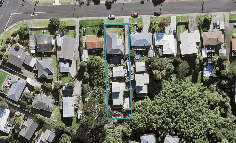 2/5 Fordham Street, Beach Haven, Auckland - Carousel 1