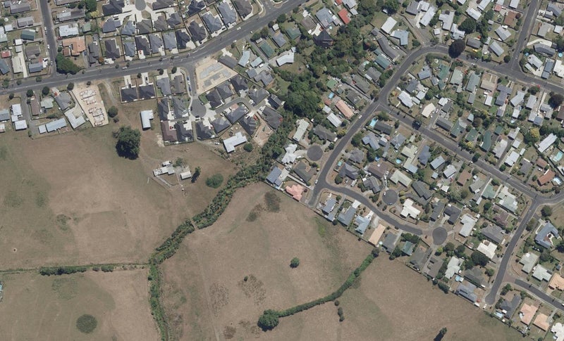 50 Forth Crescent, Glenview, Hamilton - Carousel 1