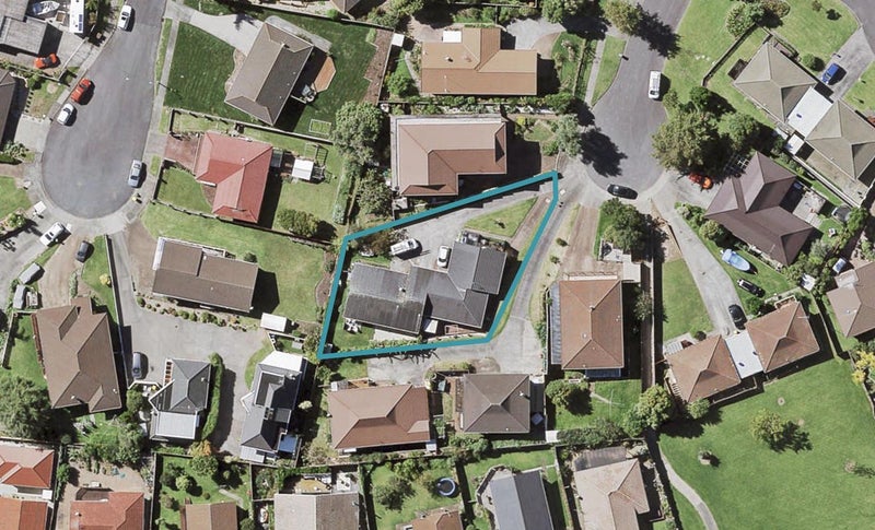 1/42 Cromdale Avenue, Highland Park, Auckland - Carousel 1