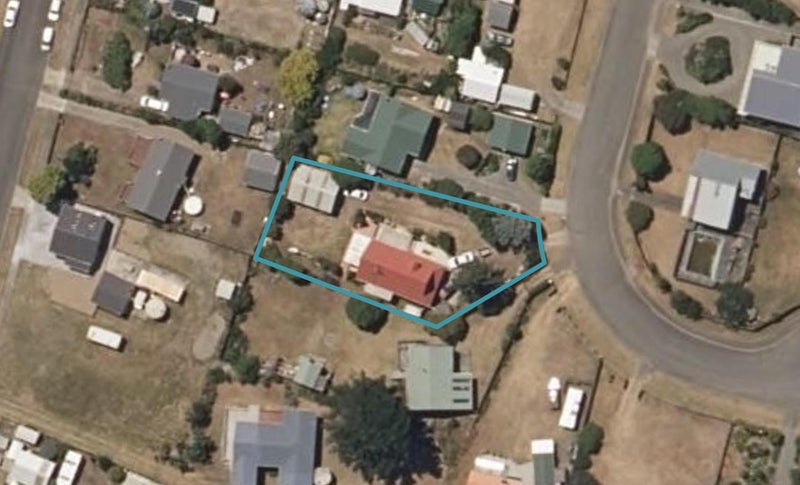 11 Arataki Grove, Waitarere Beach, Levin - Carousel 1
