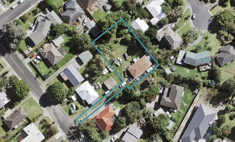 23 Dolbear Street, Titirangi, Auckland - Carousel 1