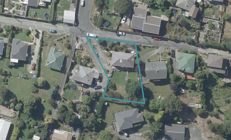 4 Shirley Place, Kenmure, Dunedin - Carousel 1