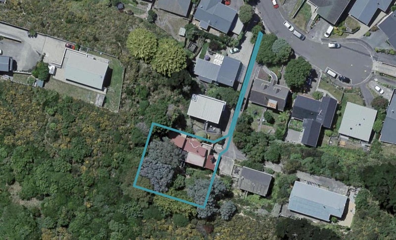 22 Southern Cross Crescent, Island Bay, Wellington - Carousel 1