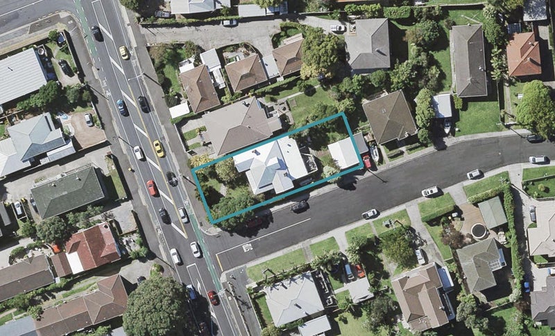 64 Lake Road, Narrow Neck, Auckland - Carousel 1
