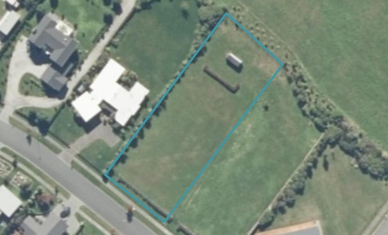8 Montgomery Crescent, Kinloch, Taupō - Carousel 1
