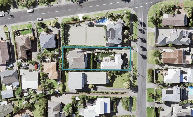 1/72 Gulf View Road, Murrays Bay, Auckland - Carousel 1