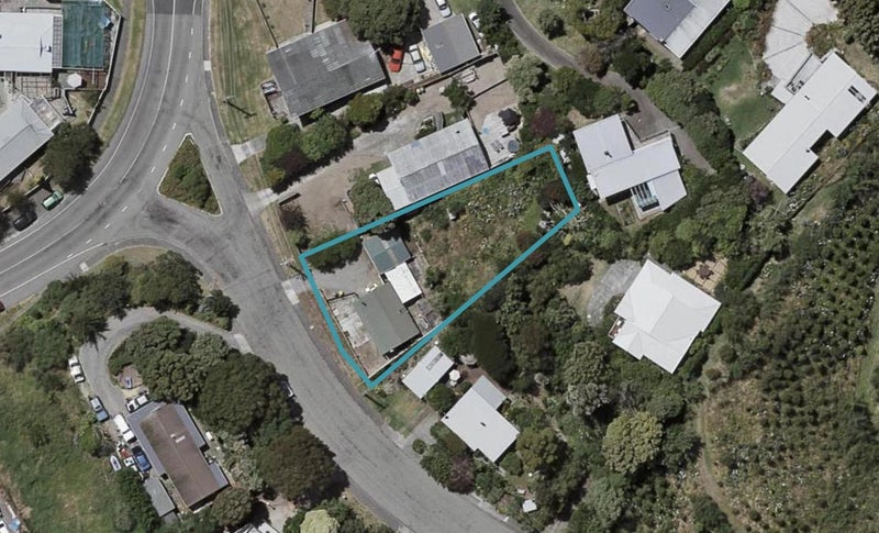 3 Flaxmere Street, Waikanae Beach, Waikanae - Carousel 1
