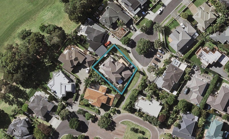 32 Allen Johnston Place, Saint Johns, Auckland - Carousel 1
