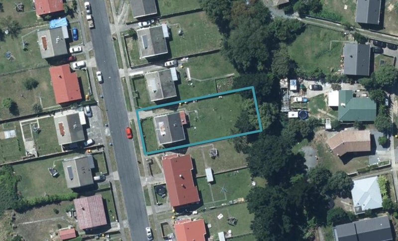 15 Waihora Crescent, Waitangirua, Porirua - Carousel 1