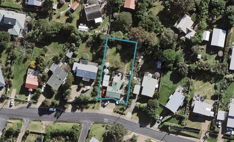 12 Waitai Road, Ostend, Waiheke Island - Carousel 1