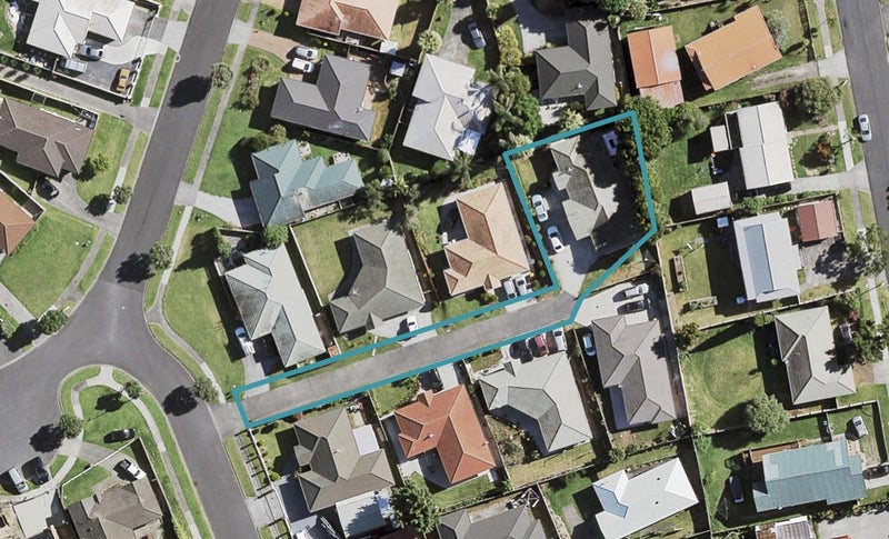 46 Bellville Drive, Clendon Park, Auckland - Carousel 1