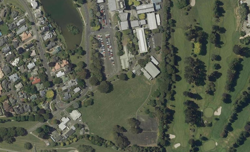 2 Kura Avenue, Hokowhitu, Palmerston North - Carousel 1