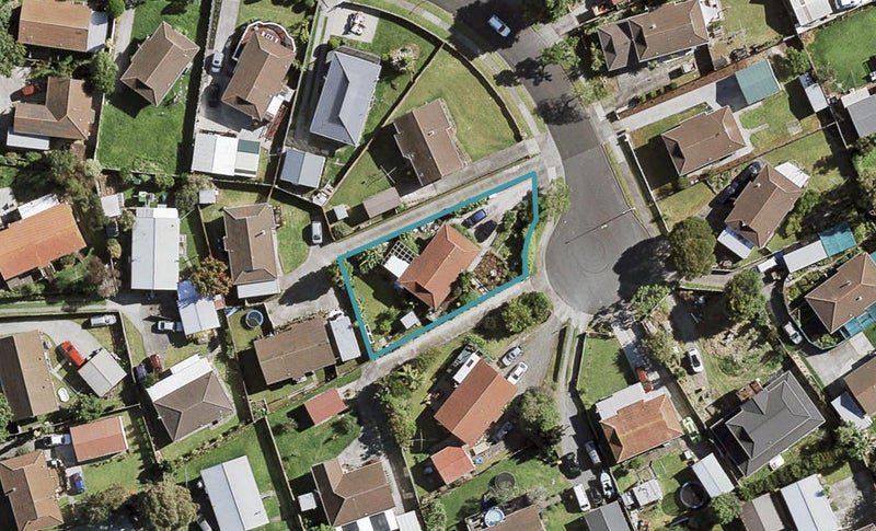 13 Bundena Place, Clendon Park, Auckland - Carousel 1