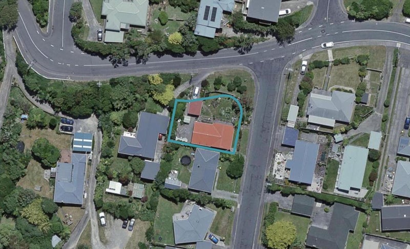 51 Cotswold Crescent, Newlands, Wellington - Carousel 1