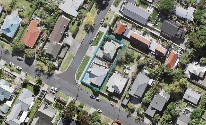 9 Bannerman Road, Morningside, Auckland - Carousel 1