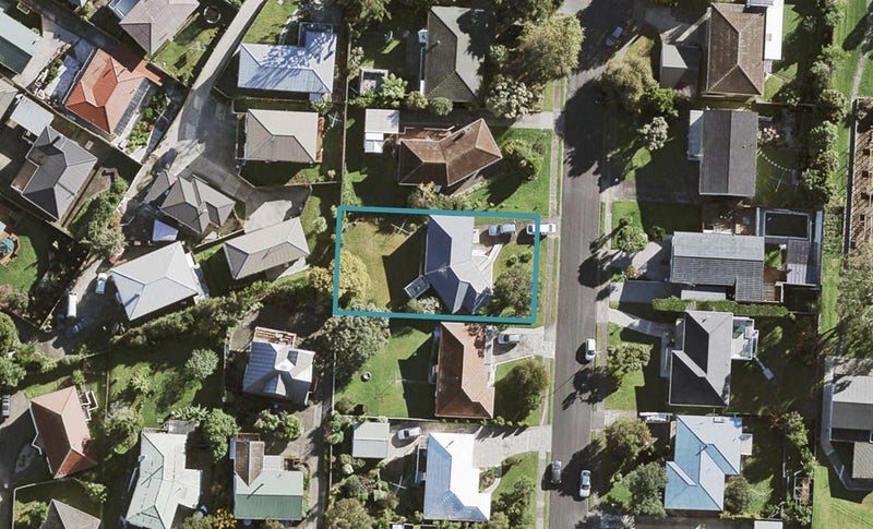 10 Hibiscus Place, Hillsborough, Auckland - Carousel 1