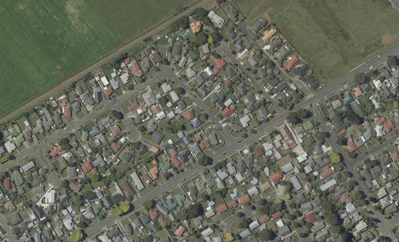 44 Sutherland Crescent, Westbrook, Palmerston North - Carousel 1