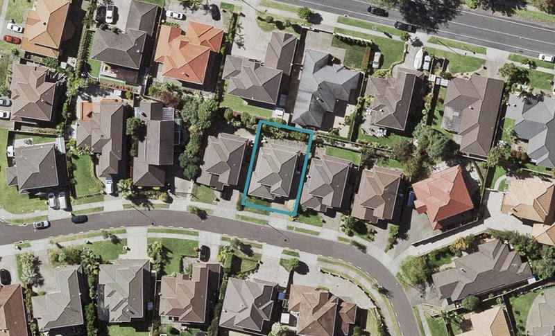 22 Maybole Drive, Flat Bush, Auckland - Carousel 1