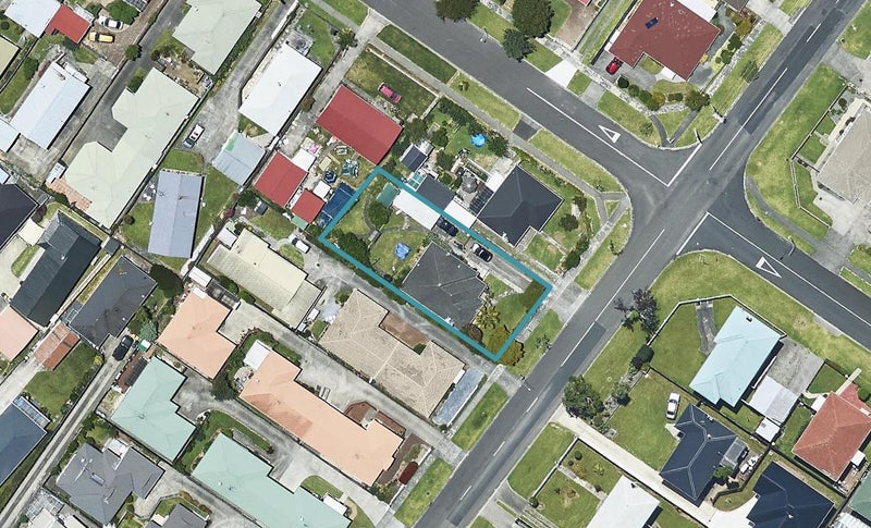 11 Mansels Road, Greerton, Tauranga - Carousel 1