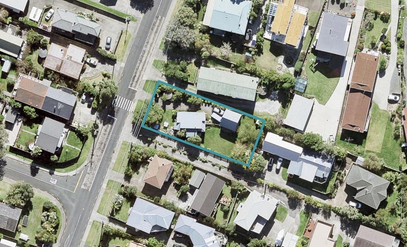 33 Stanmore Bay Road, Stanmore Bay, Whangaparaoa - Carousel 1
